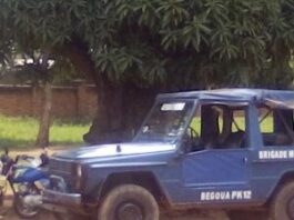 Bangui : accident spectaculaire des motos devant la gendarmerie, négociation express et fuite rapide devant la brigade motorisée