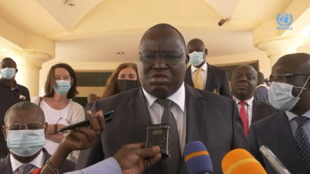 Centrafrique : le ministère de la Justice rappelle le droit fondamental à l’assistance d’un avocat en garde à vue. Quelle comédie ? Quelle insulte ?