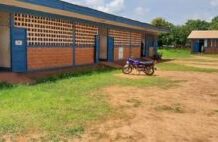 Maître Nicolas Tiangaye dénonce les observateurs internationaux comme des « touristes électoraux » en RCA Maître Nicolas Tiangaye dénonce les observateurs internationaux comme des « touristes électoraux » en RCA