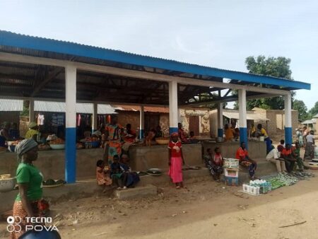 Les Mercenaires Russes Sèment le Chaos au marché hebdomadaire de Lo