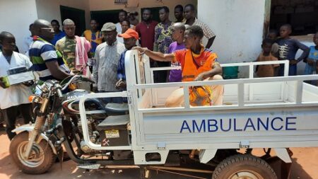 Le cabinet parlementaire du député Akras étend son aide humanitaire au village de Belou