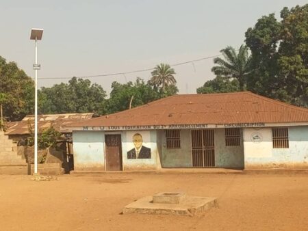 Une maison dans le 2e arrondissement de la ville de Bangui érigée en siège du MCU par le candidat du parti au, Maxime Balalou