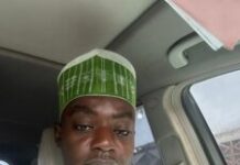 La radio Lengo Songo fabrique un dossier contre Babanani, l’homme d’affaires qui a osé porter plainte contre Wagner La radio Lengo Songo fabrique un dossier contre Babanani, l’homme d’affaires qui a osé porter plainte contre Wagner