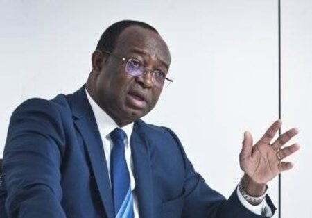 Anicet-Georges Dologuélé, comme Touadera te déclare officiellement apatride , la seule issue est la réintégration immédiate dans la nationalité française