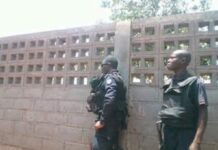 Dékoua, Kémo : Trois élèves tués et plusieurs autres blessés lors d’une manifestation pour le détournement de bourses scolaires Maïngo Dékoua, Kémo : Trois élèves tués et plusieurs autres blessés lors d’une manifestation pour le détournement de bourses scolaires Maïngo