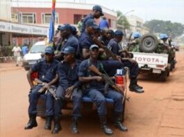FLASH INFO : vive tension à Boali, une foule en colère en chasse contre les Peuls dans la ville et la tension est énorme Les-gendarmes-en-patrouille-dans-une-rue-de-Bangui- Centrafrique : tension à Boali entre un groupe des jeunes et la gendarmerie locale.