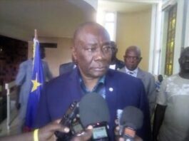 Meckassoua-répond-à-Djendélé Centrafrique : Karim Meckassoua dos au mur !