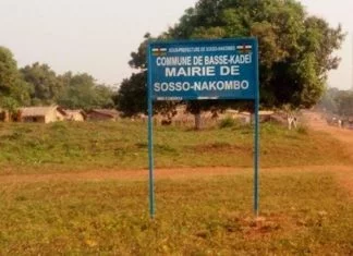 pancarte de la Mairie de Sosso-Nakombo à l'ouest de la Centrafrique.