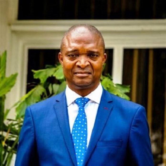 Le candidat Emmanuel Ramazani Shadary, Président du front commun pour le Congo. CopyrightDR. Ramazani-candidat-de-la-majorité-présidentielle-en-rdc RDC : le Conseil de l’UE prolonge les sanctions contre le candidat à la présidentielle Emmanuel Ramazani Shadary pour un an