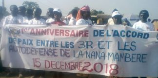 Bandorole du premier anniversaire des accords de paix entre les Anti-balaka et les rebelles du 3R dans la Nana-Mambéré.