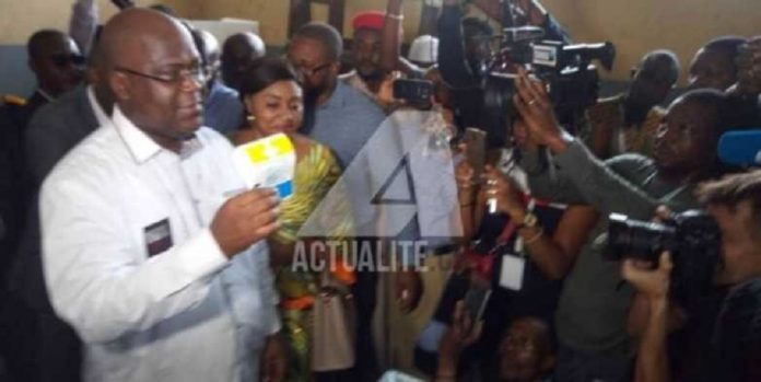 Félix Tshisekedi après le vote ce dimanche 30 décembre 2018 au centre au centre du collège Bonsomi à N'djili felix-tshisekedi-le-30-decembre-2018-apres-son-vote-afp Présidentielle en RDC : «Si ce désordre est fait dans le but de légitimer le candidat du pouvoir, nous ne l’accepterons pas »