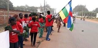 Le sit-in des gilets rouges devant l'hôtel Ledger Plazza de Bangui le 8 janvier 2019. CopyrightCNC.