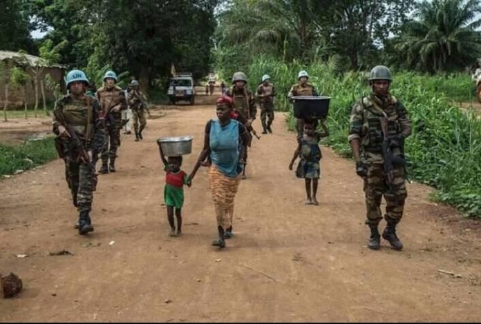 Patrouille des soldats FACA et de la Minusca à Bambari ce jeudi 10 janvier 2019. les-soldats-de-la-minusca-et-les-soldats-faca-a-bambari-corbeaunews Centrafrique : Bambari, intervention des parachutistes portugais en appui aux soldats de la Minusca et les FACA.