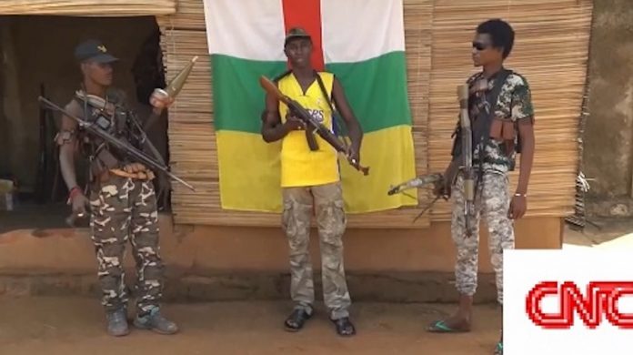 Les miliciens d'autodéfense du PK5. CopyrightCNC. les_miliciens_autodefense_km5_force Centrafrique : échange de tirs au PK5, un milicien de Force assassiné.