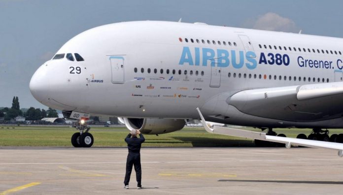 A380 d'airbus A380 Transport aérien : Airbus arrête le A380