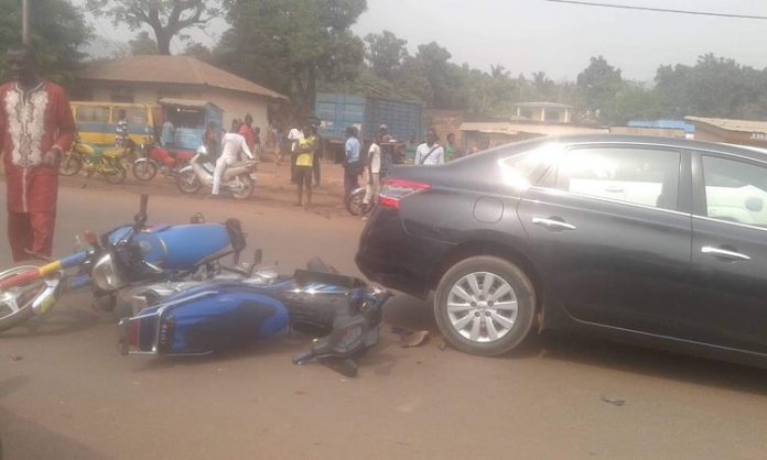 accident-circulation-trois-motos-et-un-vehicule-quartier-gobongo-bangui Centrafrique : accident de circulation à Gobongo, quatre personnes dans un état sérieux.