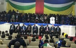 Cérémonie de la signature définitive de l'accord de Khartoum au palais de la renaissance à Bangui en Centrafrique. ceremonie-signature-dialogue-de-khartoum-a-bangui-au-palais RCA : LE  MYSTÈRE OPPRESSANT DU CONTENU DE L’ACCORD DE PAIX DE KHARTOUM