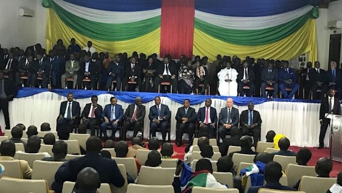 Cérémonie de la signature définitive de l'accord de Khartoum au palais de la renaissance à Bangui en Centrafrique. ceremonie-signature-dialogue-de-khartoum-a-bangui-au-palais RCA : LE  MYSTÈRE OPPRESSANT DU CONTENU DE L’ACCORD DE PAIX DE KHARTOUM