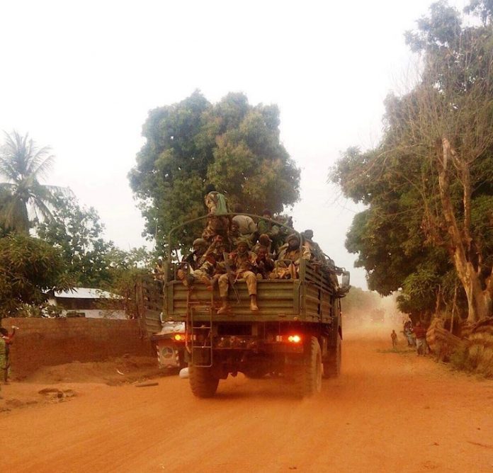 Arrivée des soldats FACA dans la ville de Bocaranga dans l'Ouham-Pendé en janvier 2019. CopyrightCNC. entree-soldats-faca-bocaranga-7-janvier-2019 Centrafrique : arrivée des soldats FACA à Alindao.