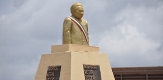 statue du premier Président de la République centrafricaine.