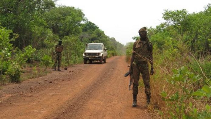 Patrouille des soldats FACA dans la ville d'Obo. patrouille-soldat-faca-obo-centrafrique-afp République centrafricaine : extrême tension communautaire à Obo après l’assassinat de 3 sujets peuls.