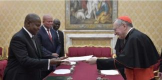 réunion entre le cardinal Parolin et le président Touadéra, le 5 mars 2019 au Vatican. (Vatican Media)