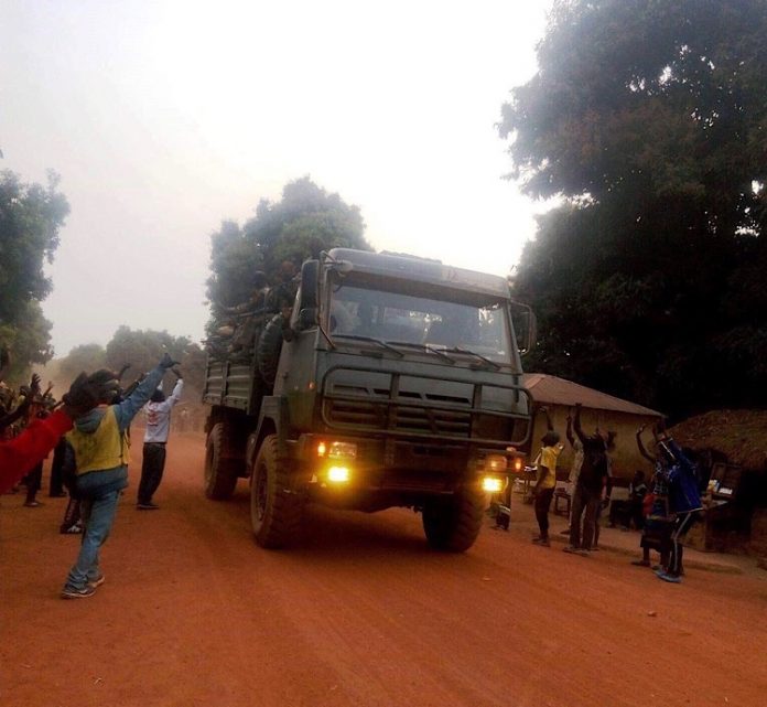 arrivee-soldats-faca-bocaranga-janvier2019-simbi-corbeaunews-centrafrique Centrafrique : agression du pilote de taxi-moto à Bouar, les FACA réagissent.