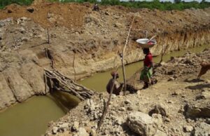 minie-dor-de-Bozoum RCA Quelles conséquences sociales et environnementales à l’exploitation anarchique de l’or dans la préfecture de l’Ouham Pendé ?