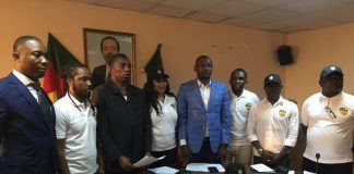 Les membres de la plateforme brigade des patriotes camerounais lors de la conférence de presse à Yaoundé au Cameroun le 17 février 2019