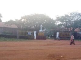 eglise-catholique-de-baoro-centrafrique-corbeaunews Centrafrique : inquiétude à Nola après l’assassinat de la sœur Inès.