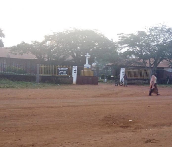 eglise-catholique-de-baoro-centrafrique-corbeaunews Centrafrique : inquiétude à Nola après l’assassinat de la sœur Inès.