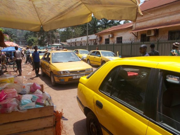 gare-de-stationnement-des-taxis-au-centre-ville-de-bangui Centrafrique :  2019, une année noire pour les automobilistes.