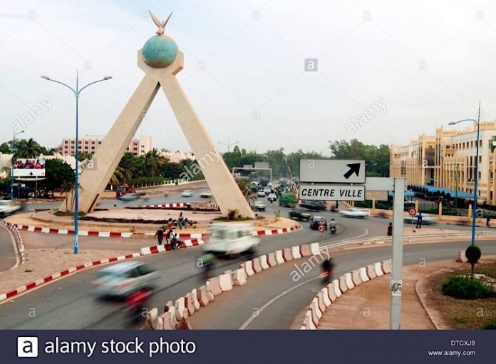 monument-de-la-paix-à-Bamako-au-Mali Mali: Colère populaire face à la pénurie d'eau