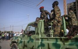 patrouille-de-larmée-soudanaise-contre-les-manifestants-à-Khartoum Soudan: les généraux suspendent momentanément les discussions sur la transition politique
