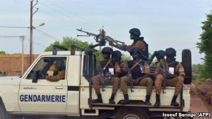 patrouille-des-gendarmes-burkinabés-dans-la-capitale-du-nord-du-pays Un mort dans une attaque contre Ouahigouya, la capitale du Nord burkinabé