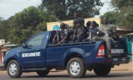 pickup-de-la-gendarmerie-en-patrouille-dans-la-ville-de-Bangui-par-corbeaunews-micka-avril-2019-1 Centrafrique : panique au domicile du général Lapo, son garde du corps abattu.