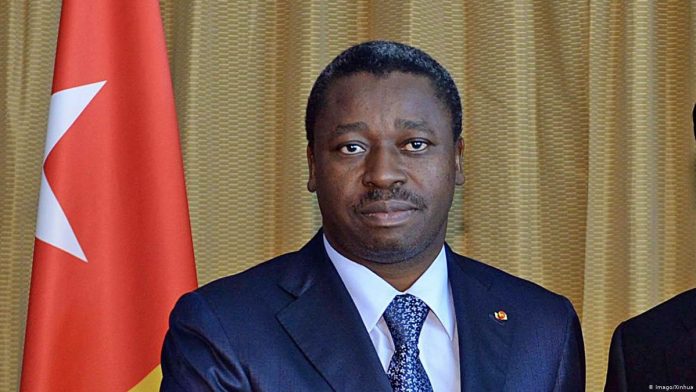 togo-image-sur-la-constitution-revisée Togo: le mandat présidentiel limité à deux mais le compteur a été remis à zéro