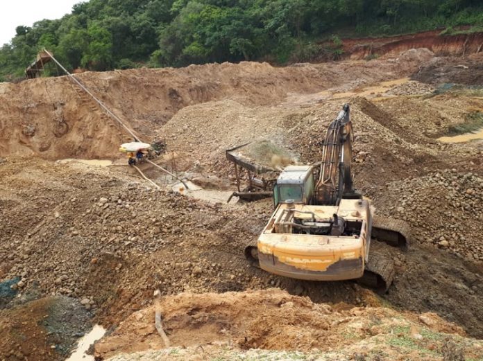 exploitation-chinoise-à-Bozoum-par-cnc-1 Catastrophe environnementale à Bozoum : un rapport d’enquête parlementaire met en lumière une véritable mafia au sommet de l’État.