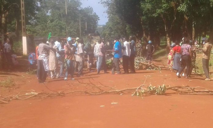 les-étudiants-instituteurs-grevistes-à-bambari-le-5-juin-2019-par-bertrand-yékoua-corbeaunews Centrafrique : à une manifestation des Étudiants Instituteurs avec casseroles et sifflets dans les rues de Bambari.