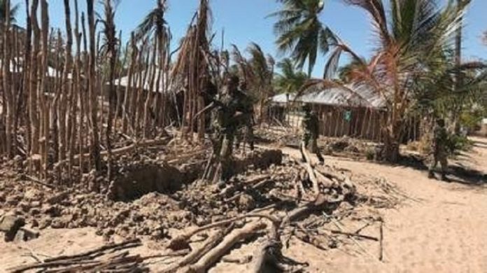 Des militaires de l'armée du Mozambique dans le nord du pays après une attaque Des-militaires-de-larmée-du-Mozambique-dans-le-nord-du-pays-après-une-attaque Mozambique : sept morts dans une attaque revendiquée par l'EI