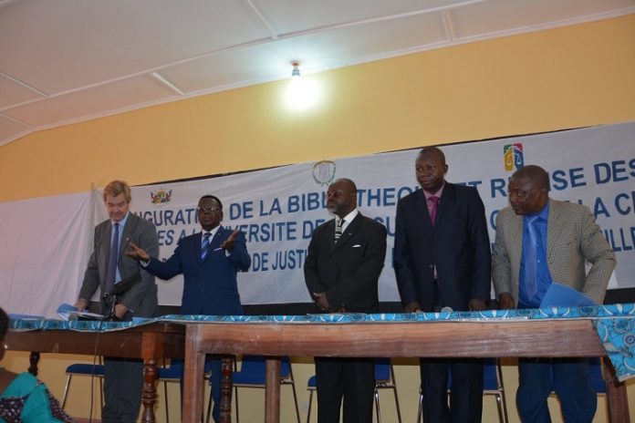 Cérémonie de l'inauguration de la bibliothèque de la faculté des sciences juridiques et politique de l'Université de Bangui le 15 juillet 2019. Crédit photo : Minusca. inauguration-bibliothèque-faculté-des-sciens-juridiques-et-politique-de-luniversité-de-bangui-par-photo-minusca-le-15-juillet-2019 Centrafrique : inauguration de La Bibliothèque réhabilitée et équipée de la FAC des sciences juridiques et politiques.