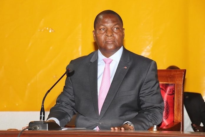 touadera-devant-son-micro-lors-de-la-ceremonie-de-lancement-officiel-du-plan-national-pour-la-prévention-à-l’incitation-à-la-haine-le-19-juillet-2019 Centrafrique : prévention de l’incitation à la haine, les requins sont-ils protégés ?