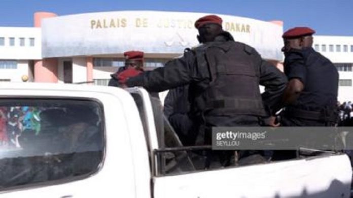 Abus-de-pouvoir-un-commissaire-démis-de-ses-fonctions-au-Sénégal Abus de pouvoir : un commissaire démis de ses fonctions au Sénégal