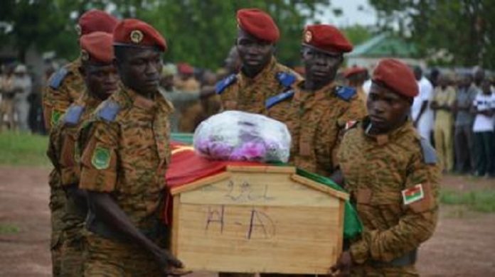 Funérailles-de-sept-membres-des-forces-de-sécurité-tués-dans-lest-du-Burkina-Faso-en-août-2018- L'opposition burkinabé demande la démission du gouvernement après l'attaque mortelle de lundi