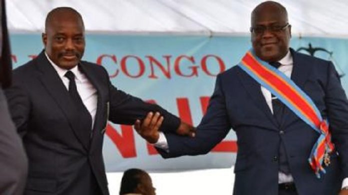 Joseph Kabila et Félix Tshisekedi lors de la passation de pouvoir Joseph-Kabila-et-Félix-Tshisekedi-lors-de-la-passation-de-pouvoir RDC : Félix Tshisekedi, 