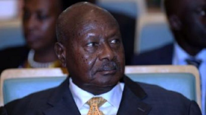 Le président ougandais Yoweri Museveni au siège de l'UA à Addis Abeba, le 17 janvier 2019 Le-président-ougandais-Yoweri-Museveni-au-siège-de-lUA-à-Addis-Abeba-le-17-janvier-2019 Un étudiant attaque la décision du Président Museveni de le bloquer sur Twitter