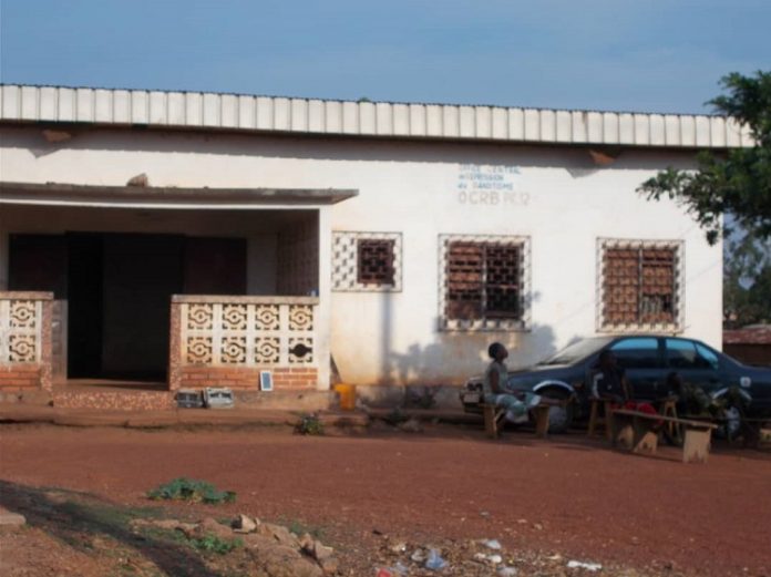 OCRB bangui pk12 centrafrique le 18 juillet 2019 par micka OCRB-bangui-pk12-centrafrique-le-18-juillet-2019-par-micka Après les menaces, Les policiers décident d’entrer en grève pour trois jours.