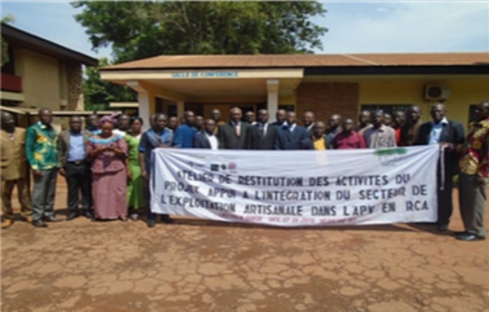 seminaire du CRAD à Bangui Photo-communiqué-CRAD-RCA- Clôture des activités du projet intitulé « Appui à l’intégration du secteur de l’exploitation artisanale dans l’APV en RCA »