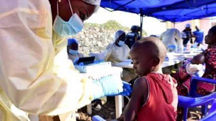 Une-épidémie-dEbola-a-tué-plus-de-1-800-personnes-en-République-démocratique-du-Congo Ebola : un traitement efficace à 90% testé en RDC