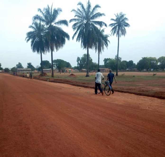 ville de Bria circulation-pieton-moto-taxi-rue-de-bria-corbeaunews-centrafrique-le7mars2019 Un homme froidement abattu au village Mbagana dans la Haute-Koto.